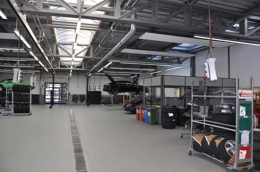 Bild 6: Umbau Porsche-Werkstatt